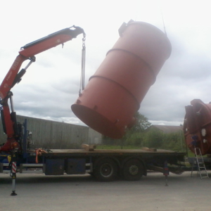 Storage tank delivery and offload