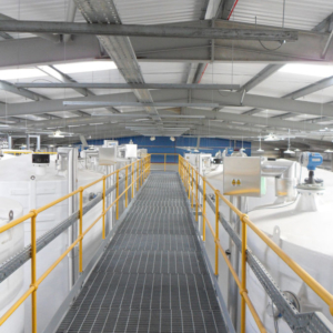 Mezzanine walkaway of large indoor tankfarm