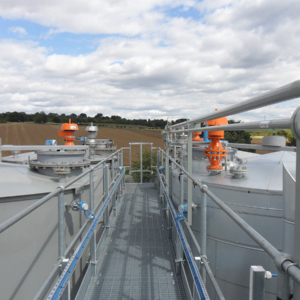 Tank farm mezzanine walkway