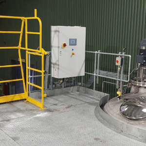 Pallet gate, process control HMI and blending vessel