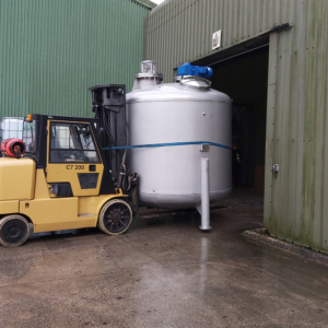 Moving the 10,000-litre blending vessel to its location