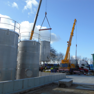 Penultimate storage vessel lowered into position