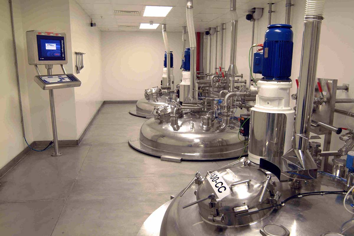 Mixing blenders for pharmaceutical industry 